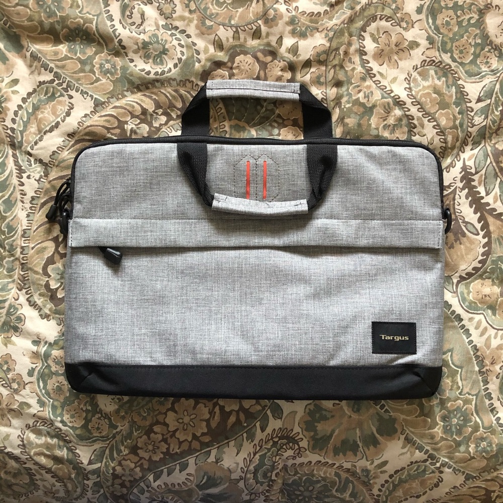 Targus laptop sleeve bag with strap